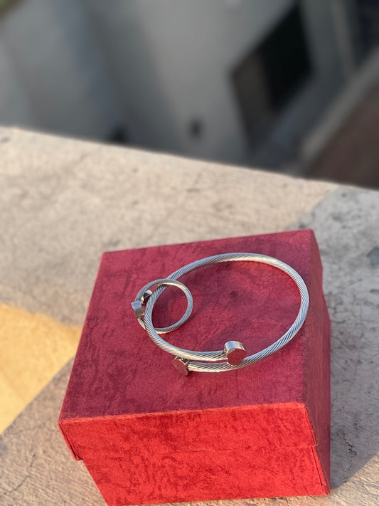 Beautiful Silver Heart Armlet